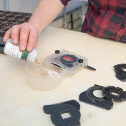 Manual Cell-Tray Seeder 9 Manual Cell-Tray Seeder -JOHNNY SEEDS Sales 8367 05 manual seeder